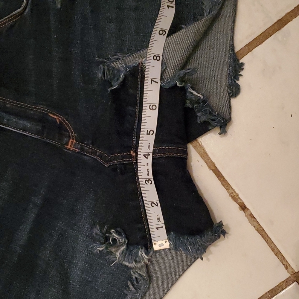 Universal Threads Shorts Size 6 Distressed Denim … - image 5